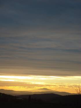 Blick von La Rogaia auf den Monte Amiata